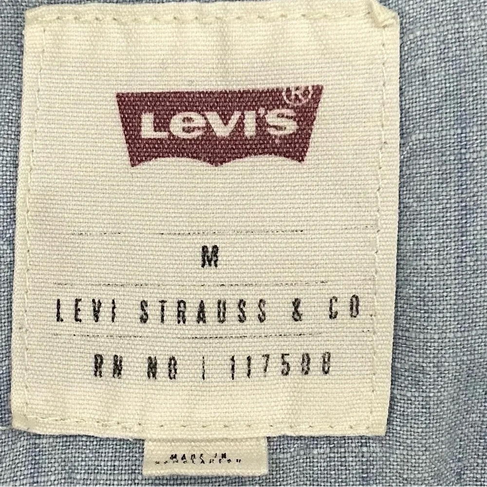 Levi’s short sleeve button up